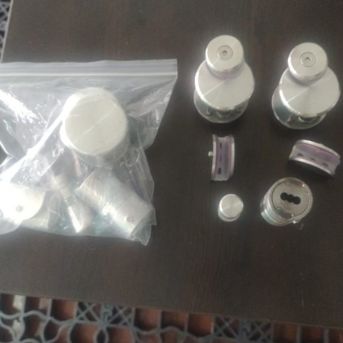 accesorios en acero para divisiones en bogota